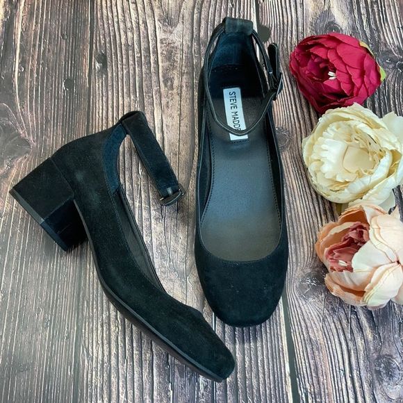 STEVE MADDEN Black Leather 'Wails' Ankle Strap Pump 8M
